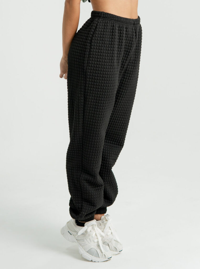 Sudaderas y pantalones
